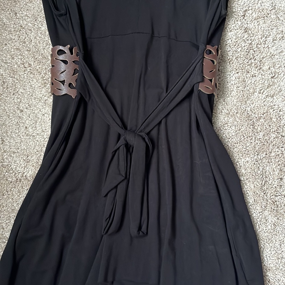 💖 3/$15 Guess Belted Black Top - Picture 5 of 10